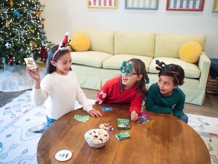 Santa Shuffle A Christmas Card Game 7+ - 4