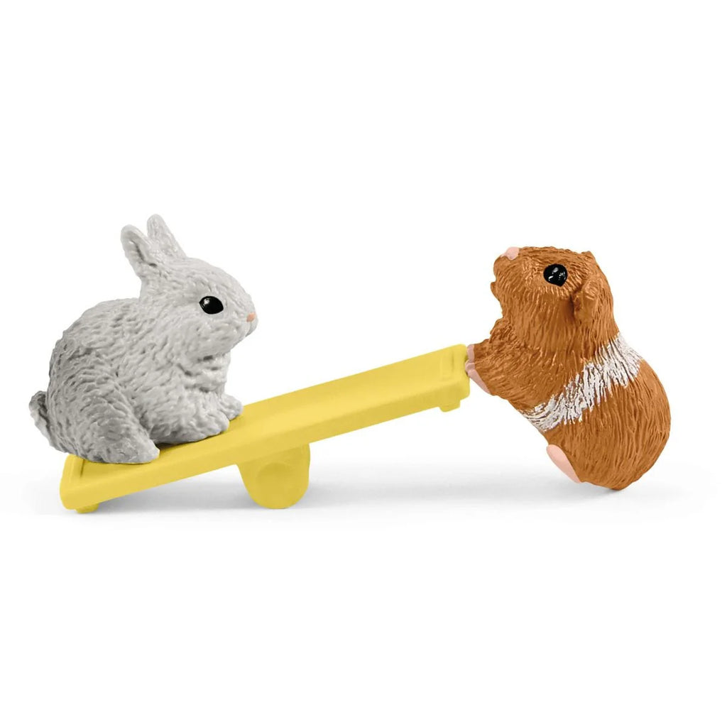 Rabbit And Guinea Pig Hutch Figurines - CR Toys