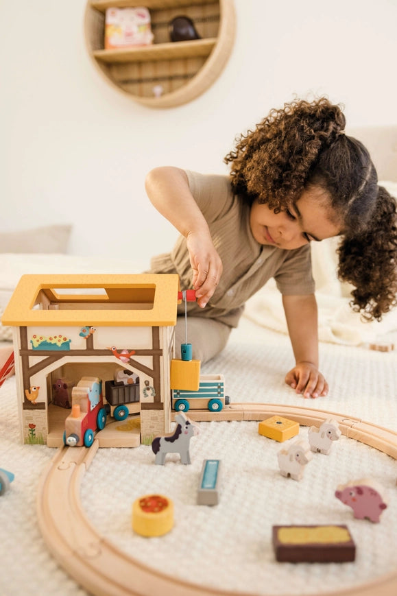 Farm Play World W/Wooden Train Tracks