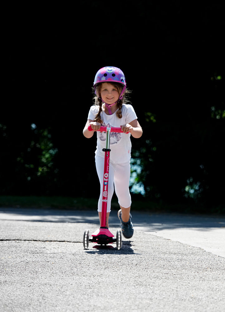 Mini Deluxe LED MICROSCOOTER - CR Toys